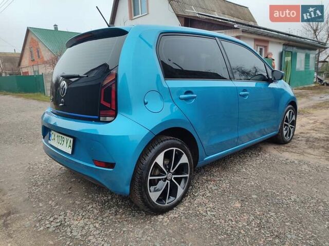 Синий Фольксваген e-up, объемом двигателя 0 л и пробегом 72 тыс. км за 11200 $, фото 4 на Automoto.ua