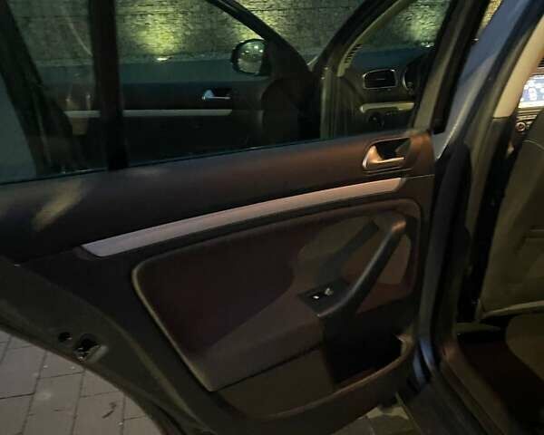 Серый Фольксваген Gol, объемом двигателя 2 л и пробегом 214 тыс. км за 10700 $, фото 20 на Automoto.ua