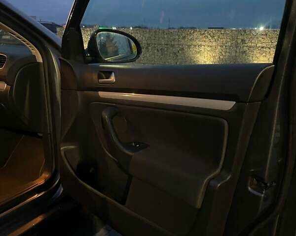 Серый Фольксваген Gol, объемом двигателя 2 л и пробегом 214 тыс. км за 10700 $, фото 13 на Automoto.ua