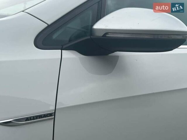 Белый Фольксваген Golf Alltrack, объемом двигателя 2 л и пробегом 287 тыс. км за 14540 $, фото 6 на Automoto.ua