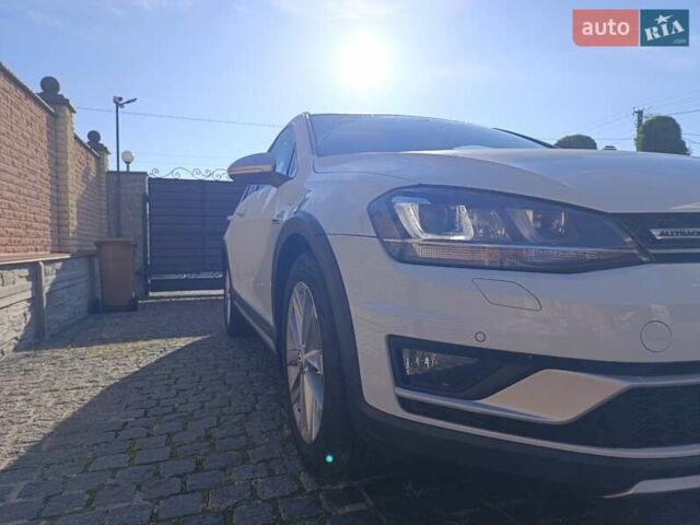 Белый Фольксваген Golf Alltrack, объемом двигателя 1.97 л и пробегом 235 тыс. км за 13600 $, фото 2 на Automoto.ua
