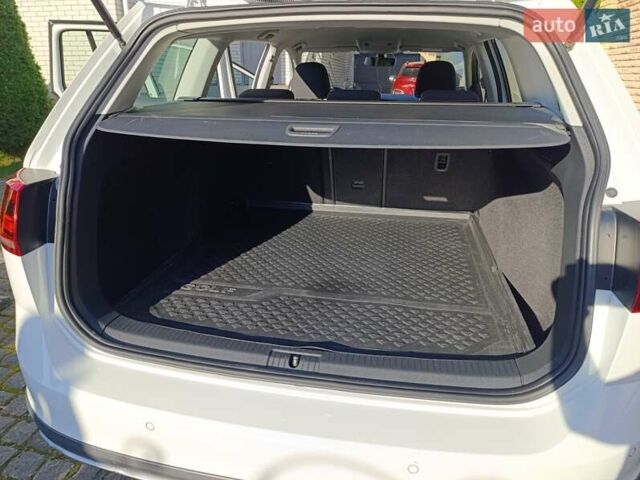 Белый Фольксваген Golf Alltrack, объемом двигателя 1.97 л и пробегом 235 тыс. км за 13700 $, фото 13 на Automoto.ua