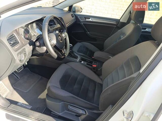 Белый Фольксваген Golf Alltrack, объемом двигателя 1.97 л и пробегом 235 тыс. км за 13600 $, фото 8 на Automoto.ua