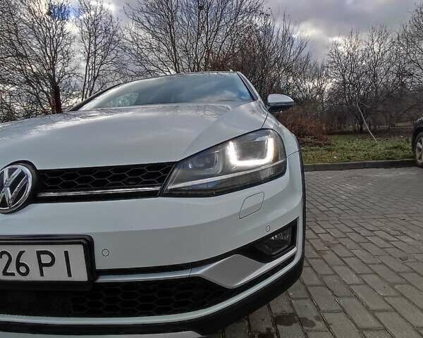 Білий Фольксваген Golf Alltrack, об'ємом двигуна 1.97 л та пробігом 282 тис. км за 14700 $, фото 10 на Automoto.ua