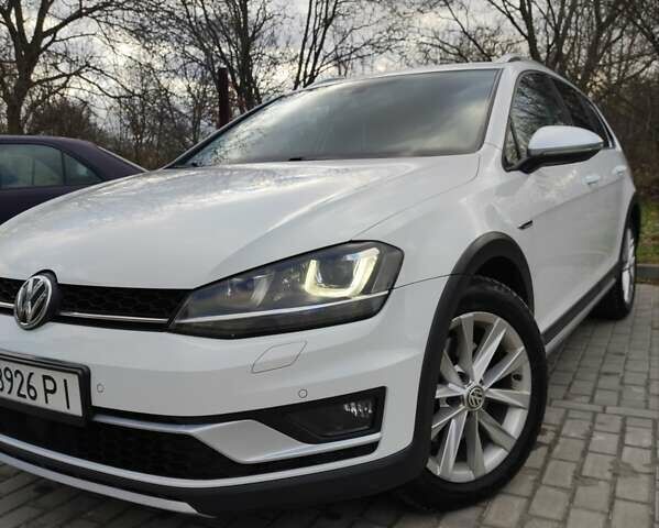 Белый Фольксваген Golf Alltrack, объемом двигателя 1.97 л и пробегом 280 тыс. км за 14700 $, фото 11 на Automoto.ua