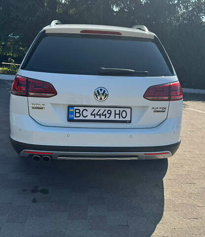 Белый Фольксваген Golf Alltrack, объемом двигателя 1.97 л и пробегом 281 тыс. км за 14800 $, фото 3 на Automoto.ua