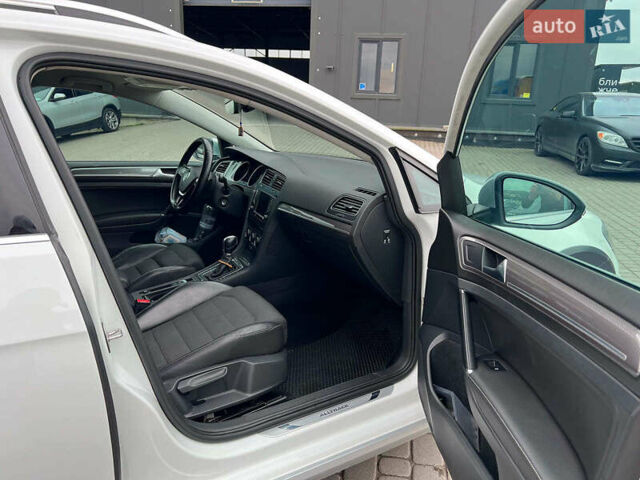 Белый Фольксваген Golf Alltrack, объемом двигателя 2 л и пробегом 287 тыс. км за 14540 $, фото 36 на Automoto.ua