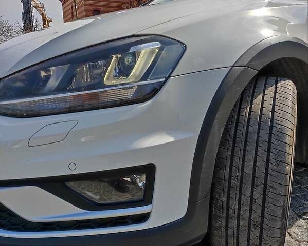 Белый Фольксваген Golf Alltrack, объемом двигателя 2 л и пробегом 268 тыс. км за 16100 $, фото 25 на Automoto.ua