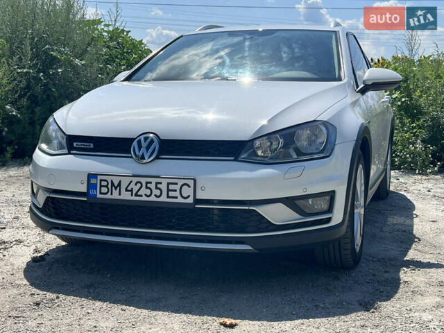 Белый Фольксваген Golf Alltrack, объемом двигателя 1.97 л и пробегом 284 тыс. км за 15500 $, фото 1 на Automoto.ua