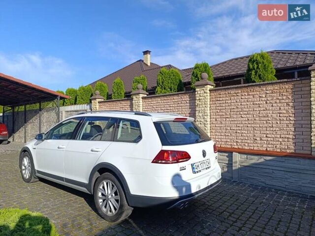 Белый Фольксваген Golf Alltrack, объемом двигателя 1.97 л и пробегом 235 тыс. км за 13700 $, фото 5 на Automoto.ua