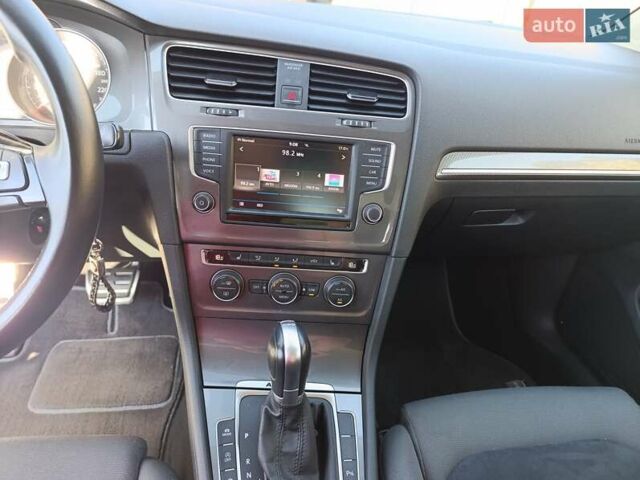 Белый Фольксваген Golf Alltrack, объемом двигателя 1.97 л и пробегом 235 тыс. км за 13600 $, фото 10 на Automoto.ua