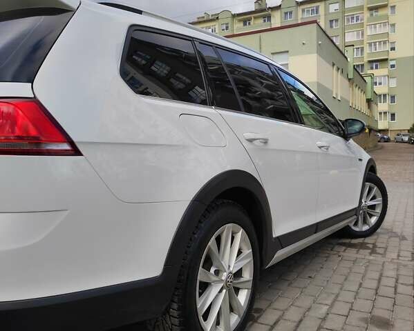 Белый Фольксваген Golf Alltrack, объемом двигателя 1.97 л и пробегом 280 тыс. км за 14700 $, фото 30 на Automoto.ua