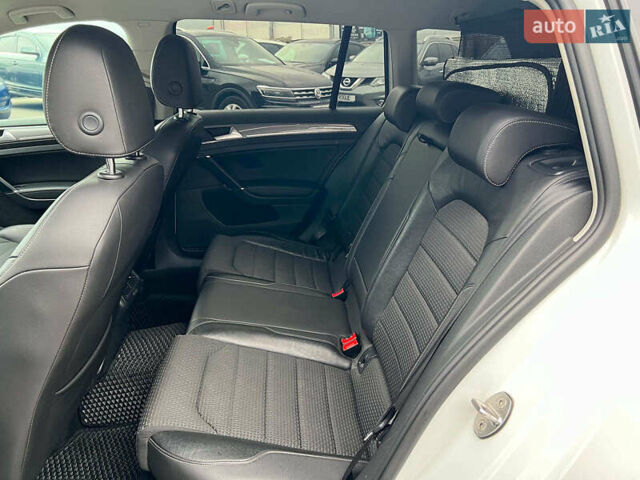 Белый Фольксваген Golf Alltrack, объемом двигателя 2 л и пробегом 287 тыс. км за 14540 $, фото 31 на Automoto.ua