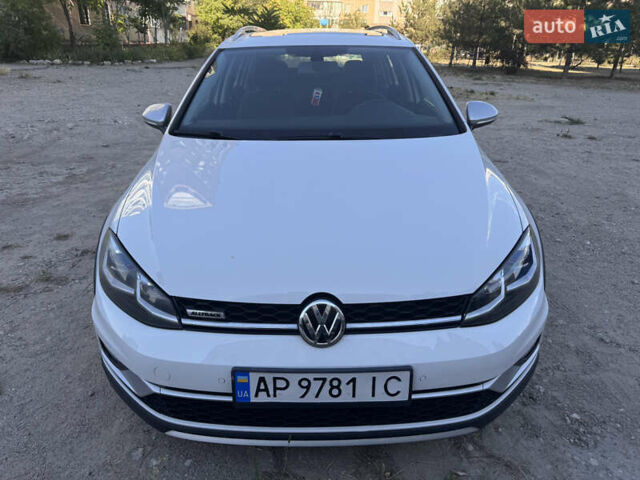 Белый Фольксваген Golf Alltrack, объемом двигателя 1.8 л и пробегом 107 тыс. км за 13900 $, фото 2 на Automoto.ua