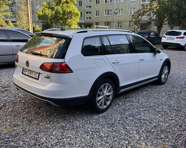 Белый Фольксваген Golf Alltrack, объемом двигателя 1.8 л и пробегом 107 тыс. км за 15000 $, фото 18 на Automoto.ua