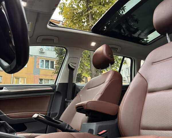 Белый Фольксваген Golf Alltrack, объемом двигателя 1.8 л и пробегом 107 тыс. км за 15000 $, фото 17 на Automoto.ua