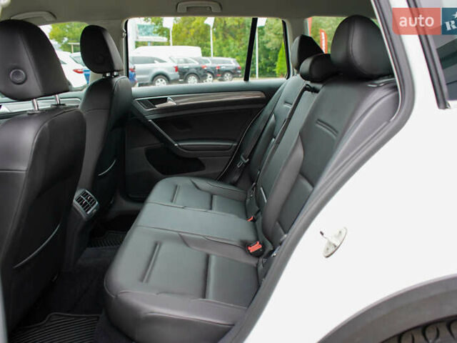 Білий Фольксваген Golf Alltrack, об'ємом двигуна 1.8 л та пробігом 132 тис. км за 14800 $, фото 31 на Automoto.ua