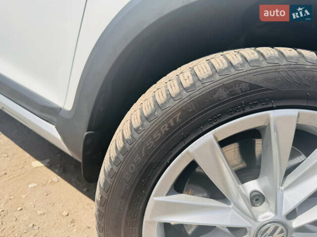 Белый Фольксваген Golf Alltrack, объемом двигателя 1.8 л и пробегом 107 тыс. км за 13900 $, фото 17 на Automoto.ua