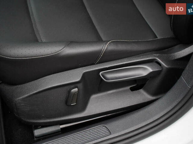 Білий Фольксваген Golf Alltrack, об'ємом двигуна 1.8 л та пробігом 132 тис. км за 14800 $, фото 15 на Automoto.ua