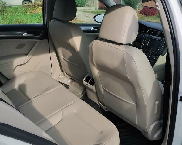Белый Фольксваген Golf Alltrack, объемом двигателя 1.8 л и пробегом 94 тыс. км за 17300 $, фото 17 на Automoto.ua