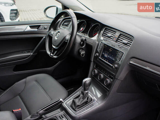 Білий Фольксваген Golf Alltrack, об'ємом двигуна 1.8 л та пробігом 132 тис. км за 14800 $, фото 29 на Automoto.ua