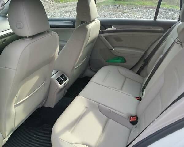 Белый Фольксваген Golf Alltrack, объемом двигателя 1.8 л и пробегом 94 тыс. км за 17300 $, фото 14 на Automoto.ua