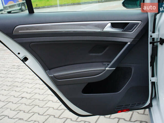 Білий Фольксваген Golf Alltrack, об'ємом двигуна 1.8 л та пробігом 132 тис. км за 14800 $, фото 30 на Automoto.ua