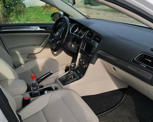 Белый Фольксваген Golf Alltrack, объемом двигателя 1.8 л и пробегом 94 тыс. км за 17300 $, фото 18 на Automoto.ua