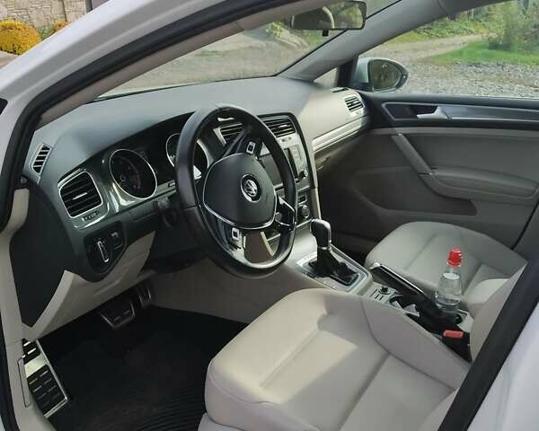Белый Фольксваген Golf Alltrack, объемом двигателя 1.8 л и пробегом 94 тыс. км за 17300 $, фото 11 на Automoto.ua