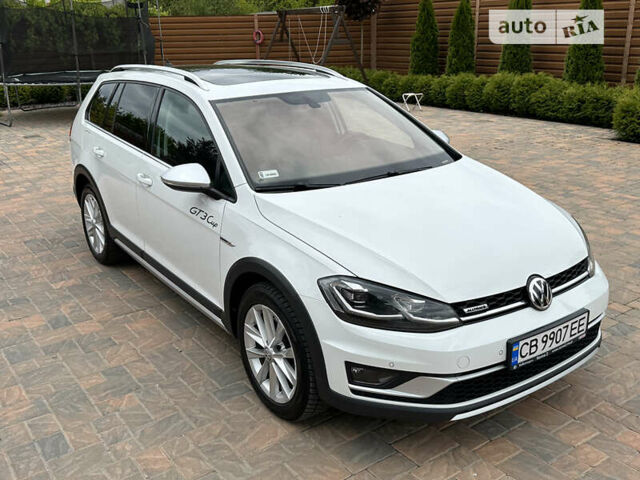 Білий Фольксваген Golf Alltrack, об'ємом двигуна 2 л та пробігом 105 тис. км за 21800 $, фото 2 на Automoto.ua