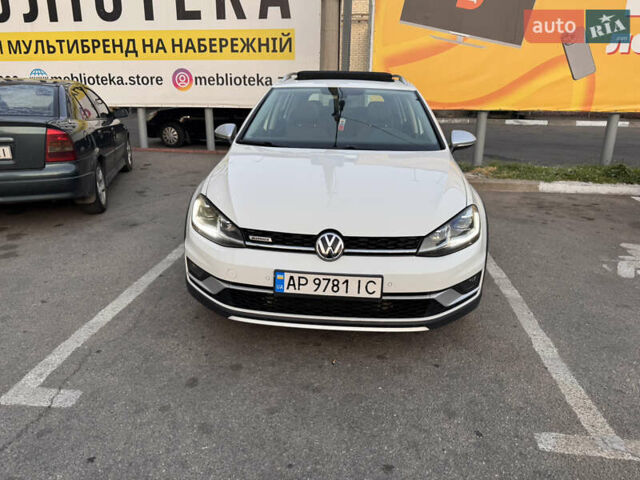 Белый Фольксваген Golf Alltrack, объемом двигателя 1.8 л и пробегом 107 тыс. км за 13900 $, фото 76 на Automoto.ua