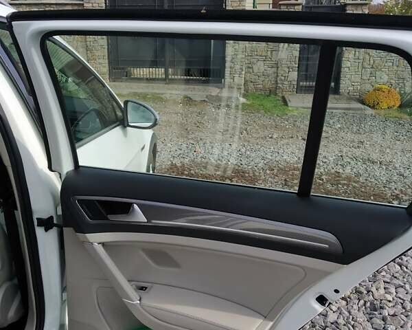 Белый Фольксваген Golf Alltrack, объемом двигателя 1.8 л и пробегом 94 тыс. км за 17300 $, фото 16 на Automoto.ua