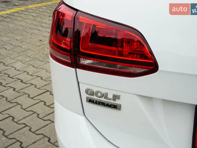 Білий Фольксваген Golf Alltrack, об'ємом двигуна 1.8 л та пробігом 132 тис. км за 14800 $, фото 5 на Automoto.ua