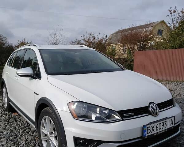Белый Фольксваген Golf Alltrack, объемом двигателя 1.8 л и пробегом 94 тыс. км за 17300 $, фото 4 на Automoto.ua