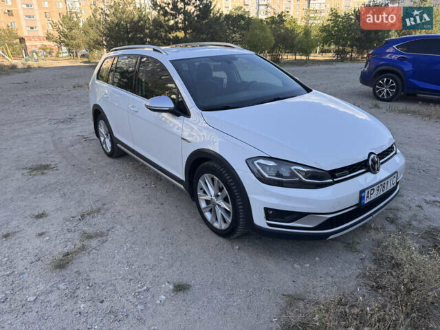 Белый Фольксваген Golf Alltrack, объемом двигателя 1.8 л и пробегом 107 тыс. км за 13900 $, фото 3 на Automoto.ua