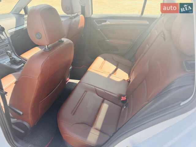 Белый Фольксваген Golf Alltrack, объемом двигателя 1.8 л и пробегом 107 тыс. км за 13900 $, фото 29 на Automoto.ua