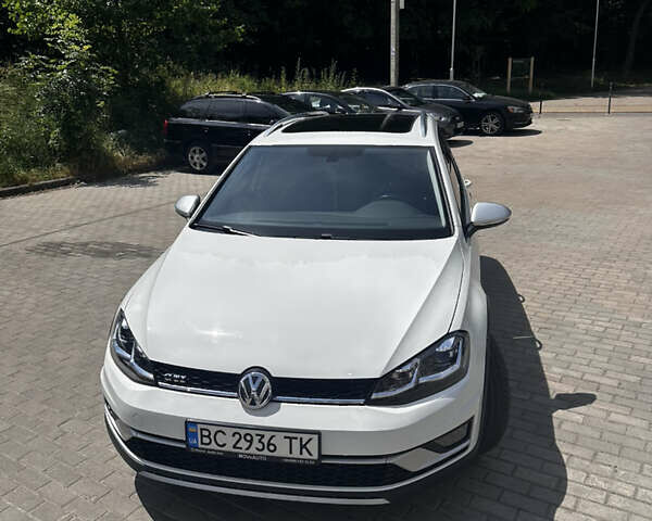 Белый Фольксваген Golf Alltrack, объемом двигателя 1.8 л и пробегом 75 тыс. км за 14600 $, фото 4 на Automoto.ua
