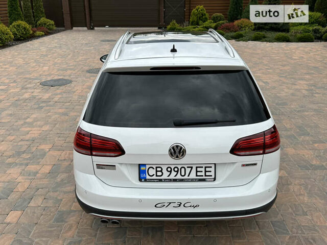 Белый Фольксваген Golf Alltrack, объемом двигателя 2 л и пробегом 105 тыс. км за 21800 $, фото 24 на Automoto.ua