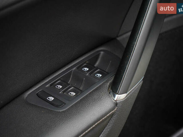 Білий Фольксваген Golf Alltrack, об'ємом двигуна 1.8 л та пробігом 132 тис. км за 14800 $, фото 13 на Automoto.ua