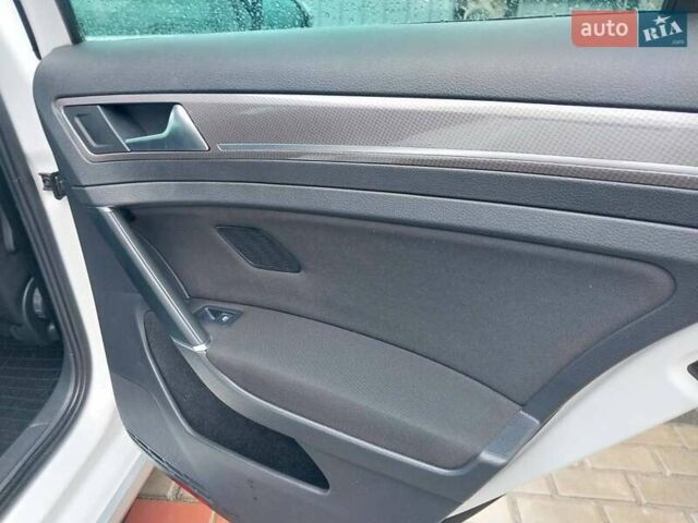 Белый Фольксваген Golf Alltrack, объемом двигателя 2 л и пробегом 234 тыс. км за 18200 $, фото 16 на Automoto.ua
