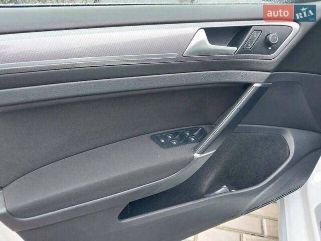 Белый Фольксваген Golf Alltrack, объемом двигателя 2 л и пробегом 234 тыс. км за 18200 $, фото 8 на Automoto.ua