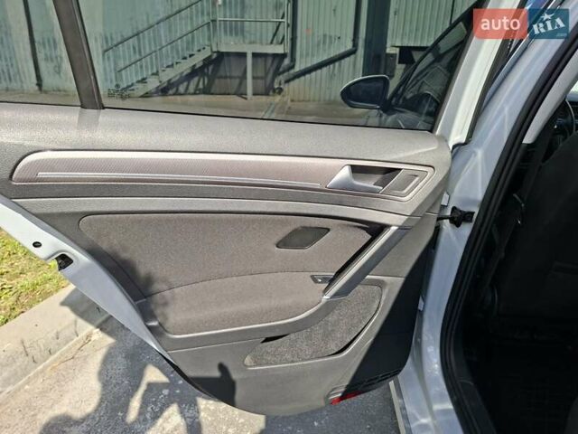 Белый Фольксваген Golf Alltrack, объемом двигателя 2 л и пробегом 192 тыс. км за 18800 $, фото 13 на Automoto.ua