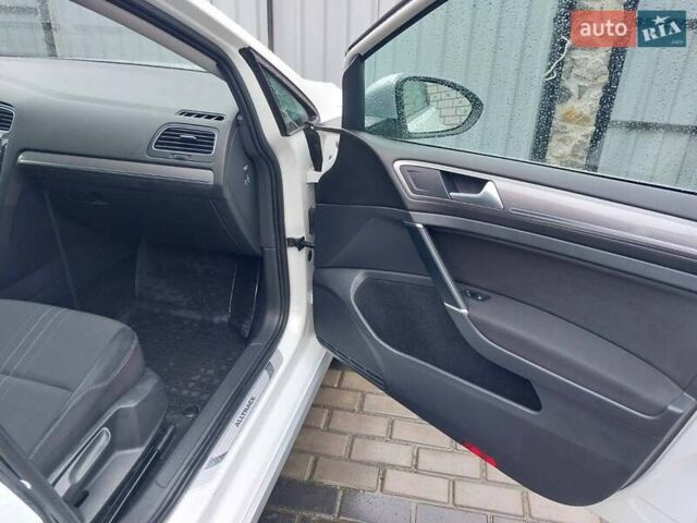 Белый Фольксваген Golf Alltrack, объемом двигателя 2 л и пробегом 234 тыс. км за 18200 $, фото 11 на Automoto.ua