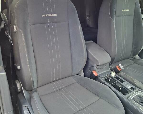 Белый Фольксваген Golf Alltrack, объемом двигателя 2 л и пробегом 192 тыс. км за 18800 $, фото 8 на Automoto.ua