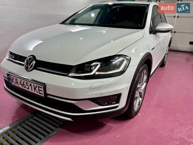 Белый Фольксваген Golf Alltrack, объемом двигателя 1.8 л и пробегом 58 тыс. км за 15999 $, фото 11 на Automoto.ua