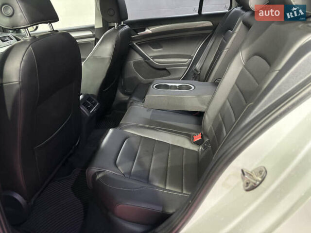 Белый Фольксваген Golf Alltrack, объемом двигателя 1.8 л и пробегом 58 тыс. км за 15999 $, фото 40 на Automoto.ua