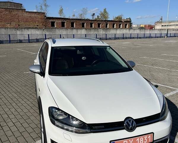 Белый Фольксваген Golf Alltrack, объемом двигателя 1.8 л и пробегом 148 тыс. км за 16000 $, фото 9 на Automoto.ua