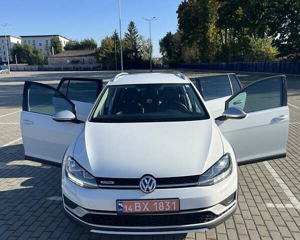 Белый Фольксваген Golf Alltrack, объемом двигателя 1.8 л и пробегом 148 тыс. км за 16000 $, фото 17 на Automoto.ua