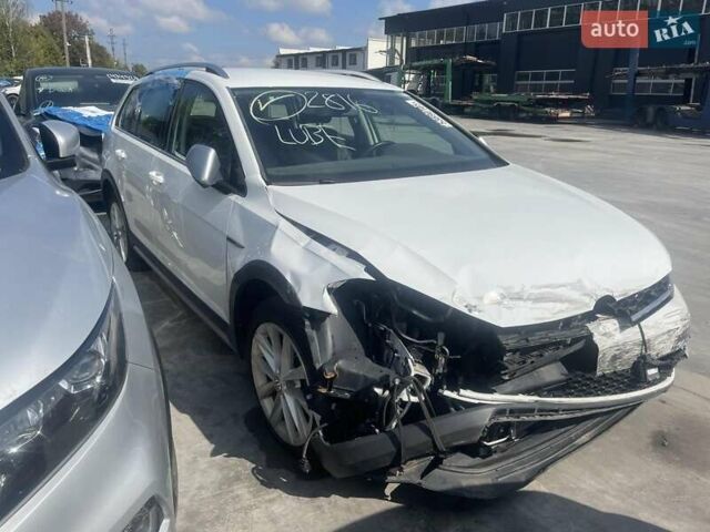 Белый Фольксваген Golf Alltrack, объемом двигателя 1.8 л и пробегом 100 тыс. км за 9700 $, фото 13 на Automoto.ua