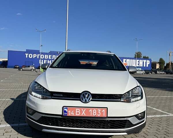 Белый Фольксваген Golf Alltrack, объемом двигателя 1.8 л и пробегом 148 тыс. км за 16000 $, фото 1 на Automoto.ua
